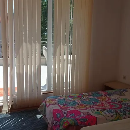 شقة Sunny Huge With 2 Big Rooftop Balconies Just Across Supermarket Mladost *